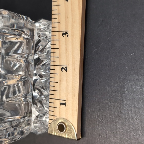 Vintage Crystal Diamond Pattern Heavy Square Whiskey Decanter. - Picture 10 of 10